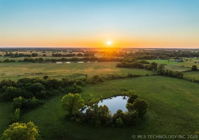 Homes for sale in Miami, OK | 77 Old Hwy 10 Hwy, Miami, OK 74354 | MLS# 2613868