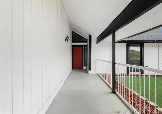 Photo 3 of Sale Pending at 9435 S 33rd Westavenue, Tulsa, OK 74132 | MLS# 2615442 | Listing updated on 2026-08-20