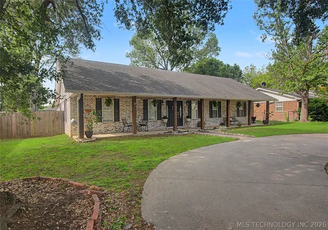 Homes for sale in Stigler, OK | 502 Nw J St, Stigler, OK 74462 | MLS# 2615243