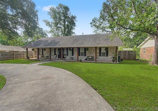 Homes for sale in Stigler, OK | 502 Nw J St, Stigler, OK 74462 | MLS# 2615243