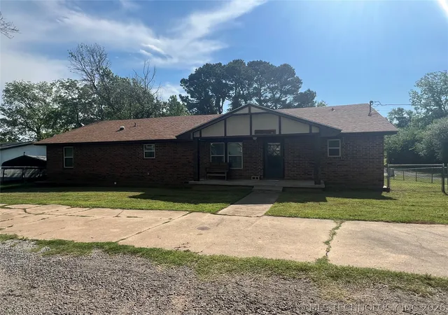 3rd image of 109435 S 4154 Rd, Checotah, OK 74426 | MLS# 2615475