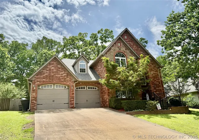 2nd image of 306 Hickory Dr, Tahlequah, OK 74464 | MLS# 2615508