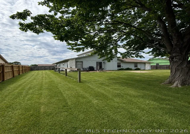 Homes for sale in Jenks, OK | 11207 S 1st St, Jenks, OK 74037 | MLS# 2615557
