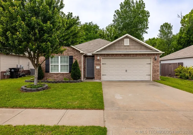 Photo 1 of Single family home for sale at 14826 S Hudson Ave, Bixby, OK 74008 | MLS# 2615190 | Listing updated on 2026-08-21