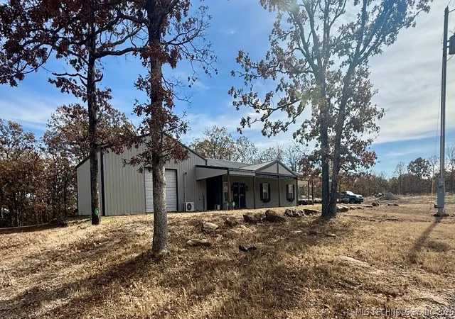 Homes for sale in Henryetta, OK | 10356 Fig Rd, Henryetta, OK 74437 | MLS# 2615568