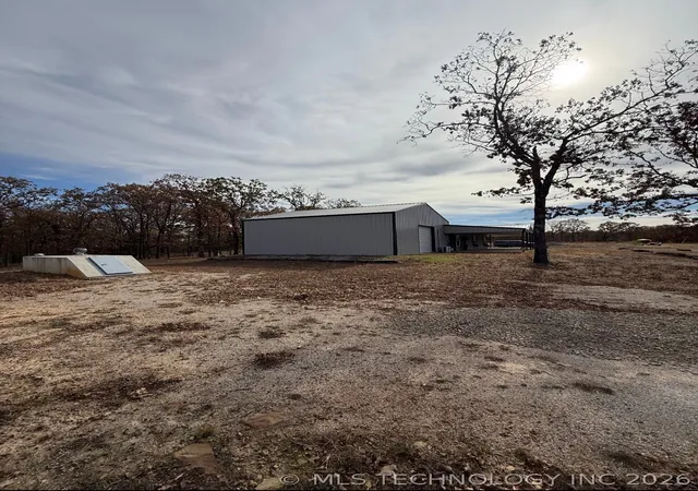 Homes for sale in Henryetta, OK | 10356 Fig Rd, Henryetta, OK 74437 | MLS# 2615568