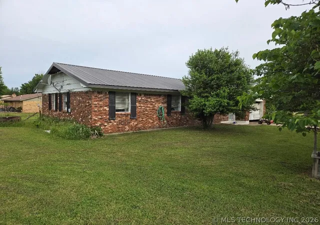4th image of 203 Buck, Eufaula, OK 74432 | MLS# 2615618