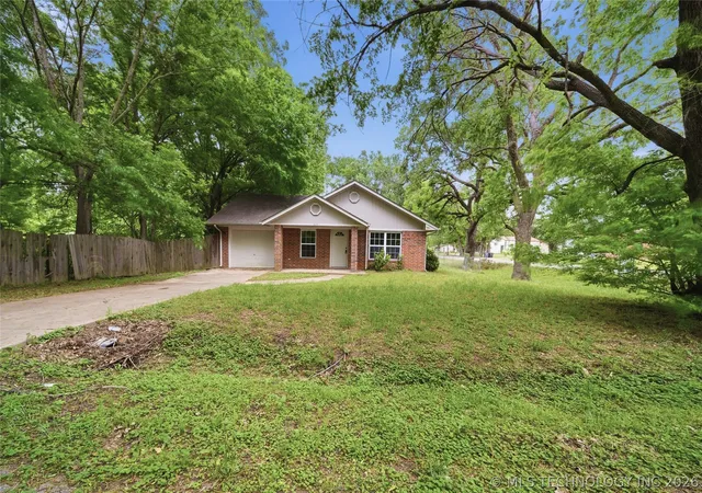 Homes for sale in Henryetta, OK | 503 Quail Lake Dr, Henryetta, OK 74437 | MLS# 2615653