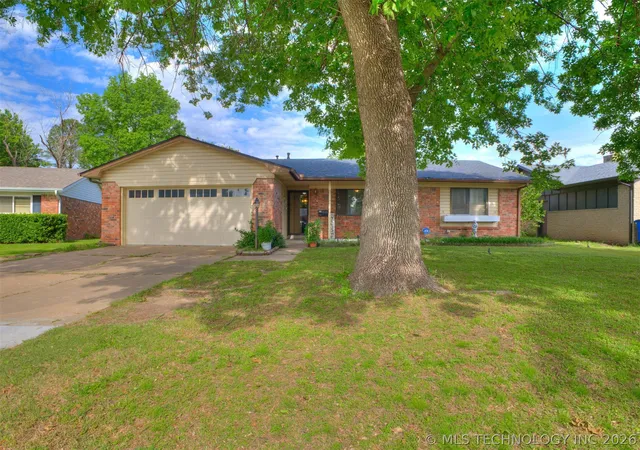 Photo 2 of Sale Pending at 4919 S 94th Eastplace, Tulsa, OK 74145 | MLS# 2615570 | Listing updated on 2026-08-28