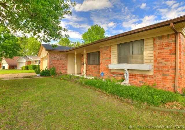 Photo 3 of Sale Pending at 4919 S 94th Eastplace, Tulsa, OK 74145 | MLS# 2615570 | Listing updated on 2026-08-28
