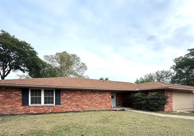 Homes for sale in Ardmore, OK | 1507 Sunny Ln, Ardmore, OK 73401 | MLS# 2615740