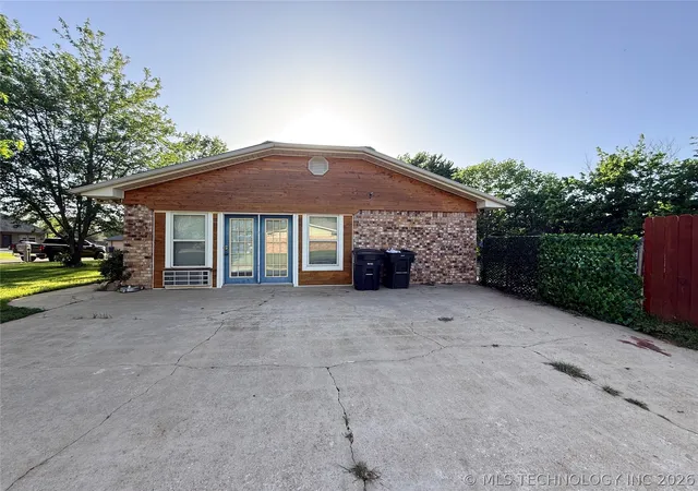 3rd image of 5202 Pheasant Run Rd, Durant, OK 74701 | MLS# 2615586