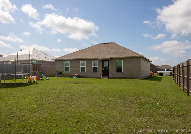 Homes for sale in Claremore, OK | 10147 E Larry St, Claremore, OK 74017 | MLS# 2615725