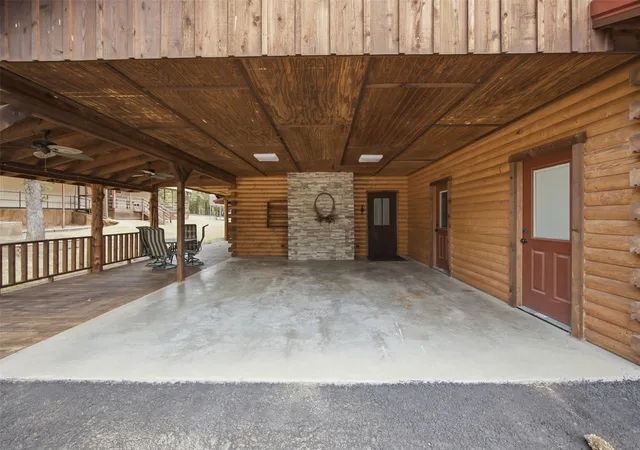 Photo 3 of Single family home for sale at 124 London Dock Ln, Canadian, OK 74425 | MLS# 2614891 | Listing updated on 2026-08-20