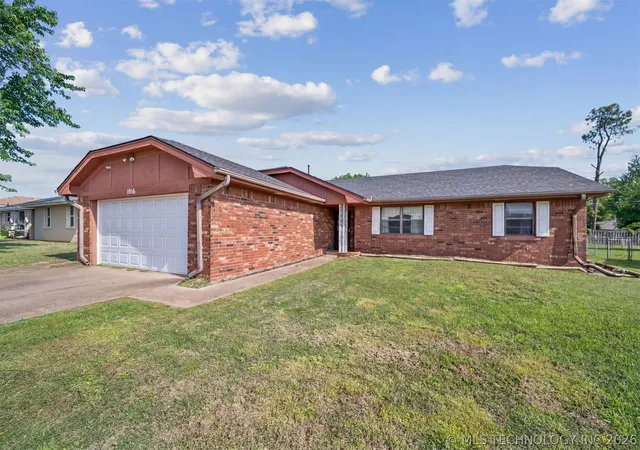1st image of 1016 E 13th St, Cushing, OK 74023 | MLS# 2615771