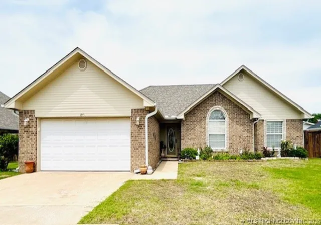 2nd image of 1915 6th Nw, Ardmore, OK 73401 | MLS# 2615788