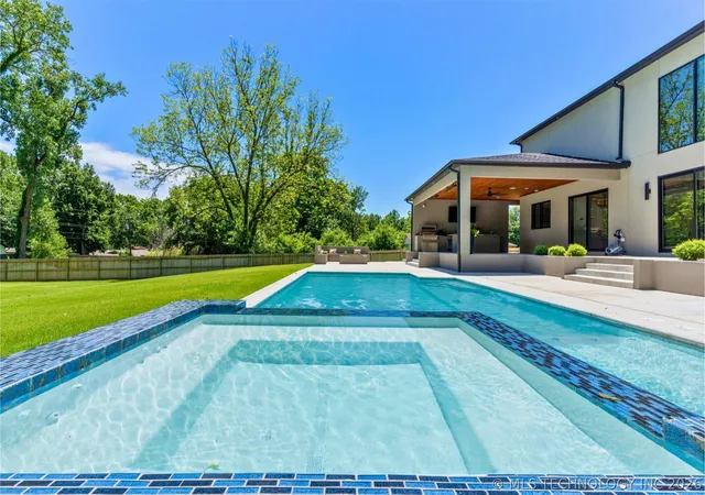 Photo 4 of Single family home for sale at 4621 S Columbia Pl, Tulsa, OK 74105 | MLS# 2615355 | Listing updated on 2026-08-20