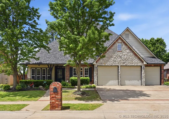 Homes for sale in Broken Arrow, OK | 3828 S Sequoia Ave, Broken Arrow, OK 74011 | MLS# 2615708