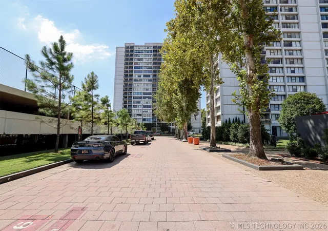 2nd image of 450 W 7th St #1705, Tulsa, OK 74119 | MLS# 2615705
