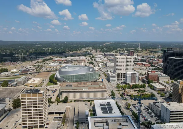 2nd image of 450 W 7th St, Tulsa, OK 74119