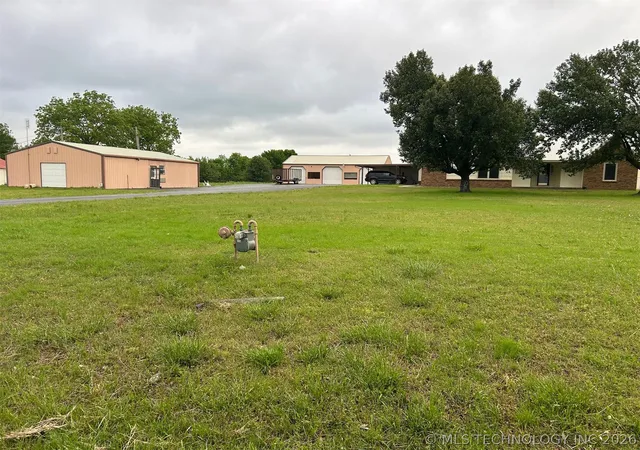 Photo 1 of Single family home for sale at 3300 W Davis Fld Rd, Muskogee, OK 74401 | MLS# 2615811 | Listing updated on 2026-08-20