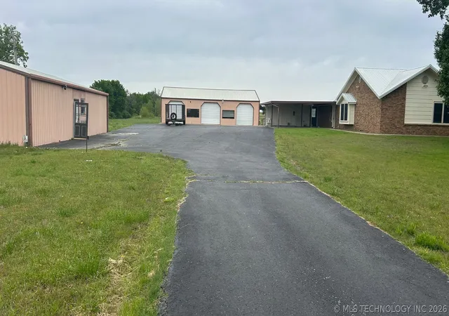 Photo 4 of Single family home for sale at 3300 W Davis Fld Rd, Muskogee, OK 74401 | MLS# 2615811 | Listing updated on 2026-08-20