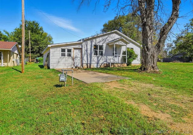 1st image of 103 W 20th St, Tishomingo, OK 73460 | MLS# 2615826