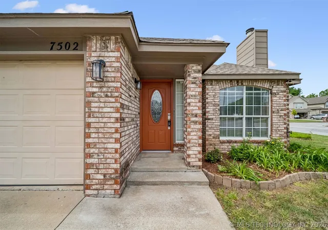 Photo 3 of Sale Pending at 7502 S 91st Eastavenue, Tulsa, OK 74133 | MLS# 2608201 | Listing updated on 2026-08-20