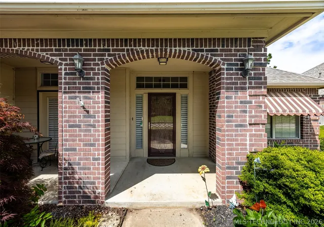 Photo 3 of Single family home for sale at 6304 E Galveston St, Broken Arrow, OK 74014 | MLS# 2615775 | Listing updated on 2026-09-25