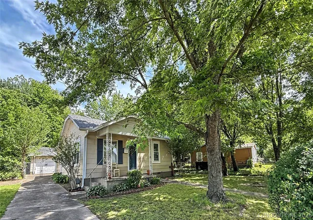 Photo 2 of Sale Pending at 1222 N C St, Muskogee, OK 74403 | MLS# 2615867 | Listing updated on 2026-08-20