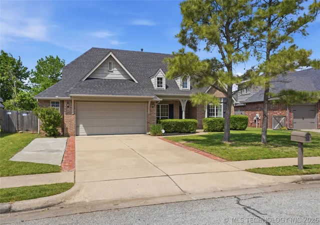 Homes for sale in Jenks, OK | 11720 S Vine St, Jenks, OK 74037 | MLS# 2615890