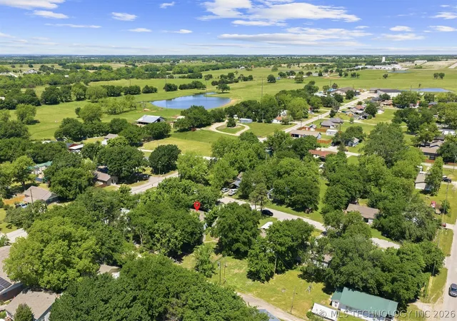 Homes for sale in Sulphur, OK | 1713 W Wynnewood Ave, Sulphur, OK 73086 | MLS# 2615430
