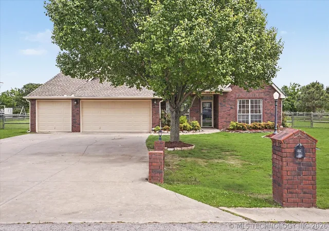 Photo 2 of Sale Pending at 14815 N 60th Eastavenue, Collinsville, OK 74021 | MLS# 2615930 | Listing updated on 2026-08-20