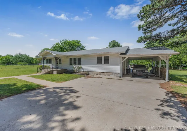 Homes for sale in Tahlequah, OK | 15083 State Hwy 82, Tahlequah, OK 74464 | MLS# 2615517