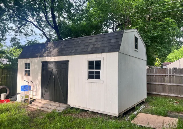 2nd image of 321 N St Sw, Ardmore, OK 73401 | MLS# 2615954