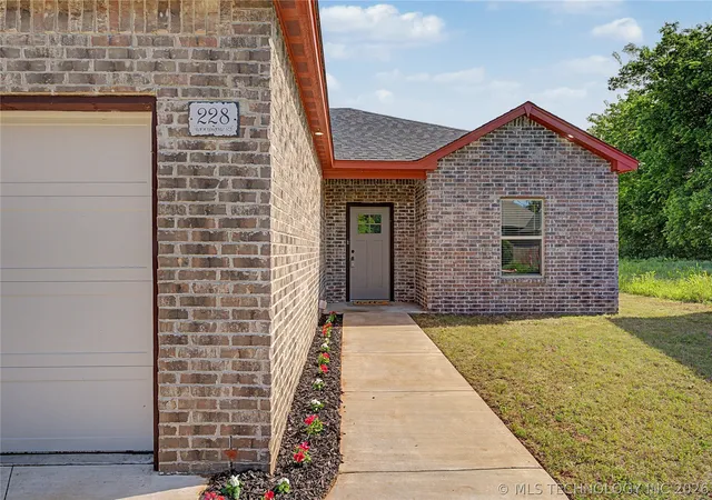 Photo 2 of Single family home for sale at 228 E Woodrow St, Tulsa, OK 74106 | MLS# 2615975 | Listing updated on 2026-07-09