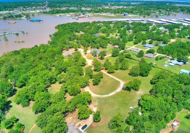 3rd image of 8 E 1200, Eufaula, OK 74432 | MLS# 2615977