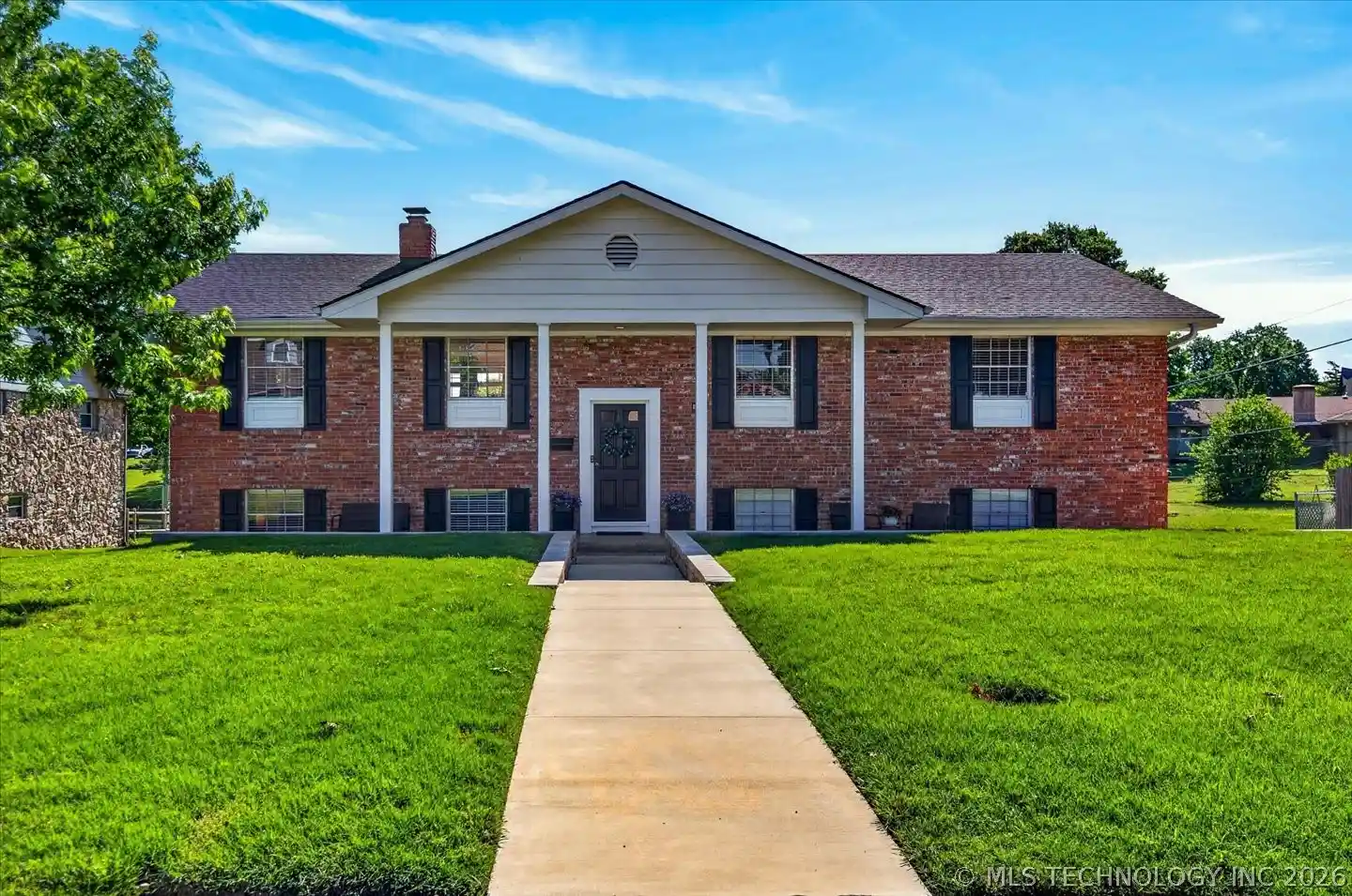 Photo 1 of Sale Pending at 1048 Se Greystone Ave, Bartlesville, OK 74006 | MLS# 2615986 | Listing updated on 2026-10-10
