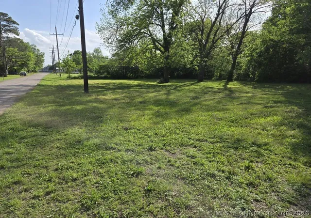 Photo 2 of Single family home for sale at 387 N Kentucky Ave, Atoka, OK 74525 | MLS# 2616020 | Listing updated on 2026-08-20