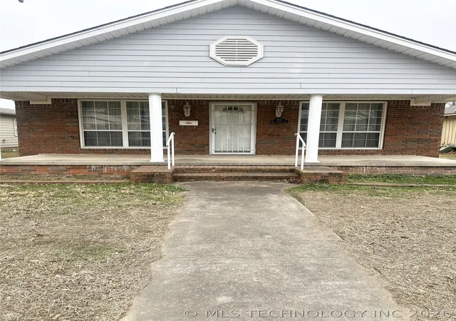 Photo 2 of Single family home for sale at 803 W Moore St, Henryetta, OK 74437 | MLS# 2616017 | Listing updated on 2026-08-21