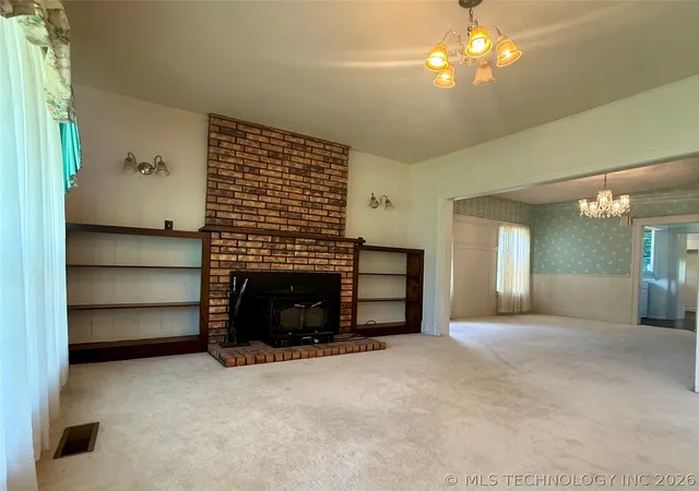 Photo 3 of Single family home for sale at 803 W Moore St, Henryetta, OK 74437 | MLS# 2616017 | Listing updated on 2026-08-21