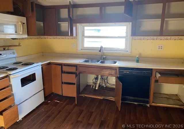 Photo 2 of Sale Pending at 2216 Sallie St, Muskogee, OK 74403 | MLS# 2610639 | Listing updated on 2026-08-20