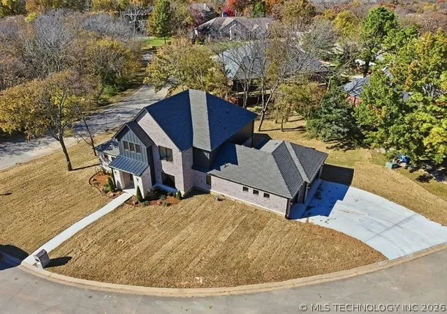 Homes for sale in Bartlesville, OK | 1937 S Surrey Ct, Bartlesville, OK 74006 | MLS# 2616052