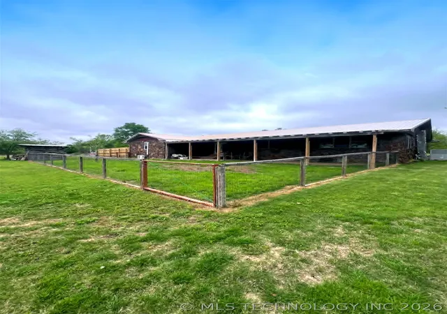 Photo 3 of Single family home for sale at 18756 E 690 Road, Tahlequah, OK 74464 | MLS# 2616059 | Listing updated on 2026-05-18