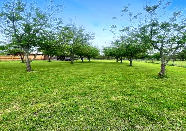Photo 5 of Single family home for sale at 18756 E 690 Road, Tahlequah, OK 74464 | MLS# 2616059 | Listing updated on 2026-05-18