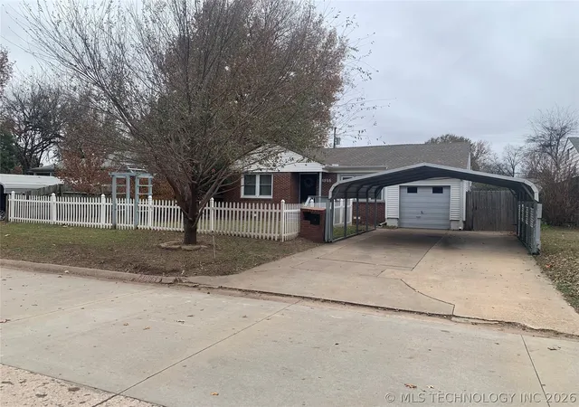 Homes for sale in Tulsa, OK | 4966 S Newport Ave, Tulsa, OK 74105 | MLS# 2616115