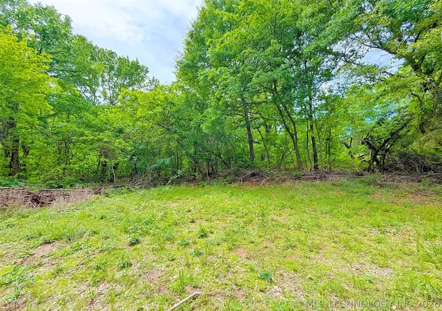 Homes for sale in Eufaula, OK | 39 Holiday Ln, Eufaula, OK 74432 | MLS# 2616129