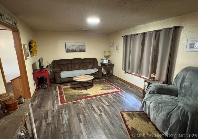 2nd image of 707 W Creek St, Marietta, OK 73448 | MLS# 2614897