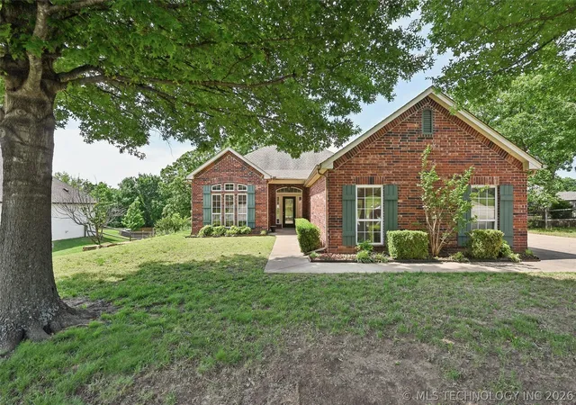 Photo 3 of Single family home for sale at 128 New Hvn St, Catoosa, OK 74015 | MLS# 2615863 | Listing updated on 2026-07-08