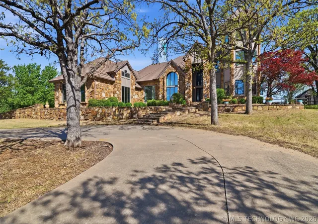 Homes for sale in Tulsa, OK | 4825 W Oak Leaf Dr, Tulsa, OK 74132 | MLS# 2612895